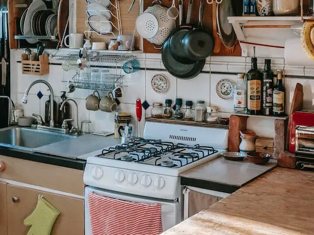 minimalist kitchen