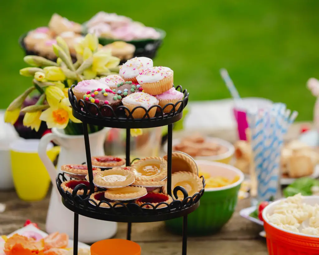 backyard party decor ideas